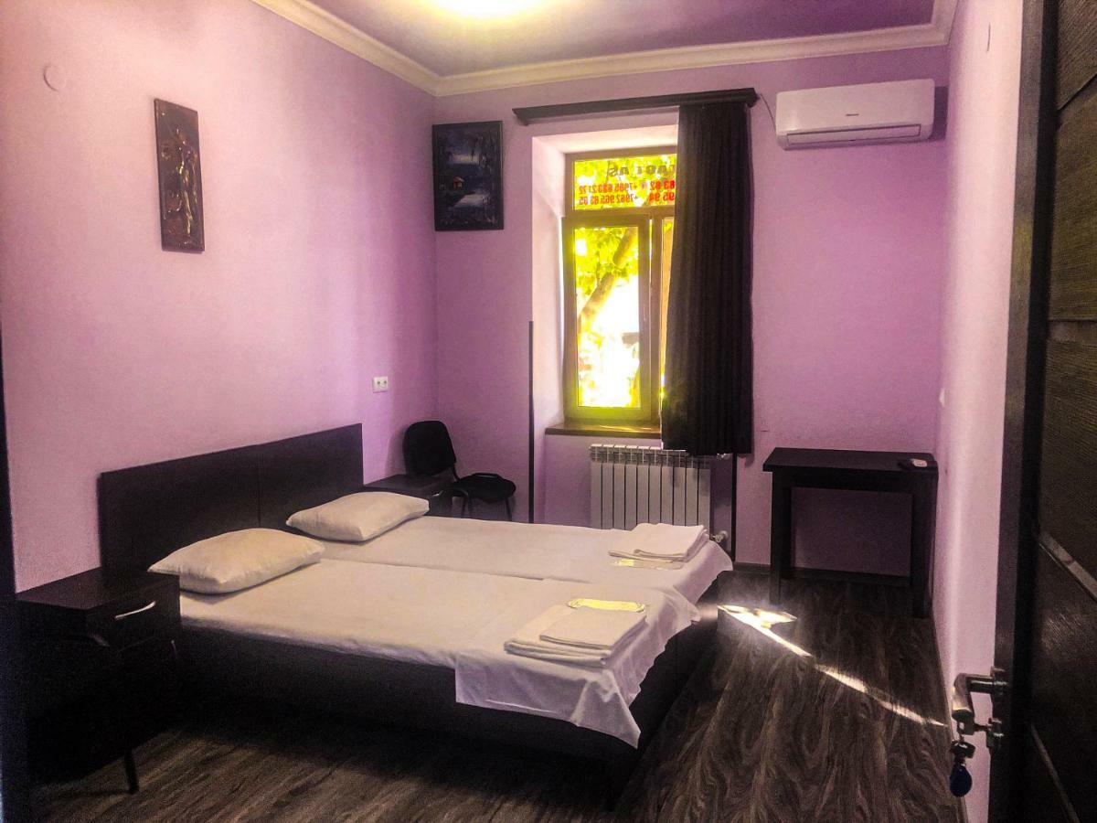Hotel Victoria Ереван Екстериор снимка