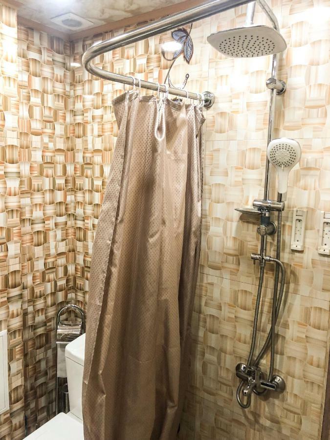 Hotel Victoria Ереван Екстериор снимка